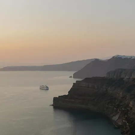 Santorini Gem Ormos Athinios