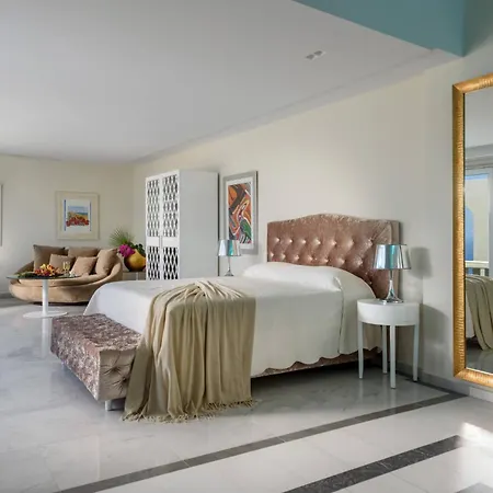 Santorini Gem Holiday home *